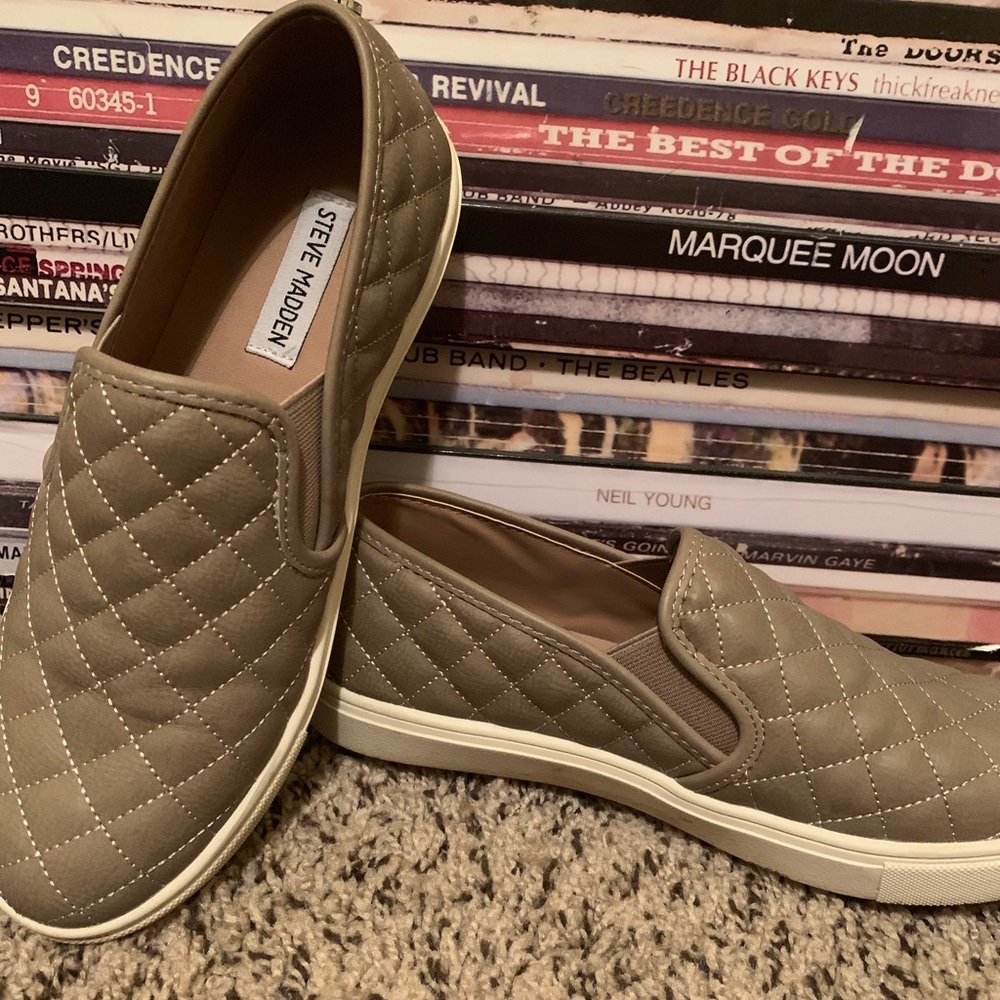Steve Madden Slip On Shoe ⭐️